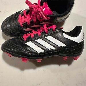 Girls soccer cleats